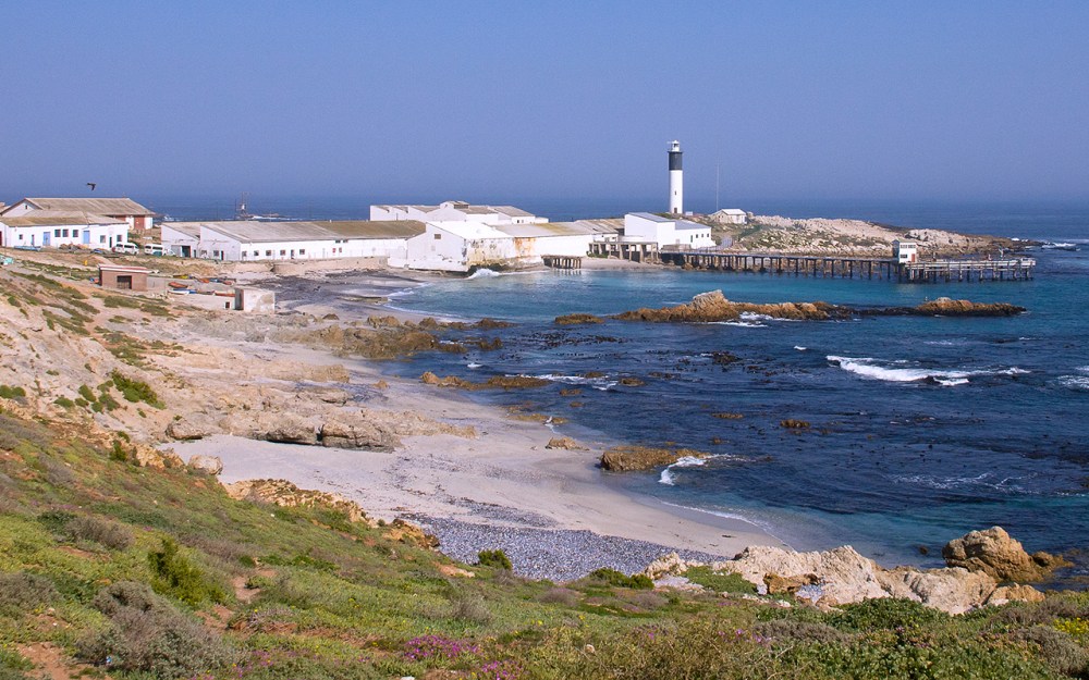 Had a long conversation with someone today about the fishing industry, or lack thereof, in Doringbaai, up the West Coast. Having a series of photographs from there as part of my screensaver enabled me to relate vividly to the conversation.